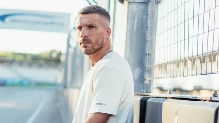 Glücksgefühle-Festival mit 250.000 Fans: Lukas Podolski wehrt sich nach Alphaville-Eklat gegen Drohungen