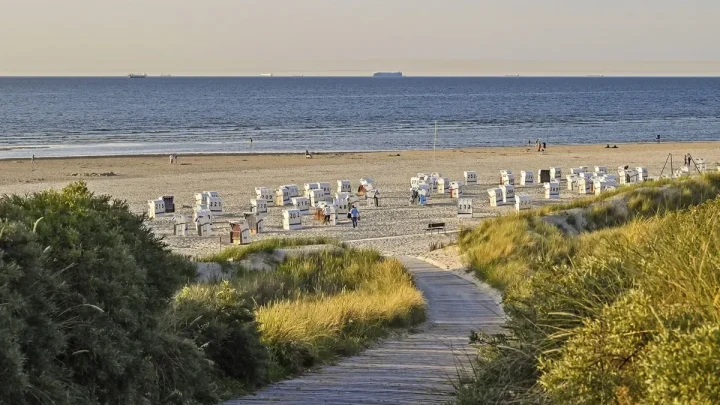 Minus 13,5 Prozent Tagesgäste: Spiekeroog verschenkt Strandkörbe im September