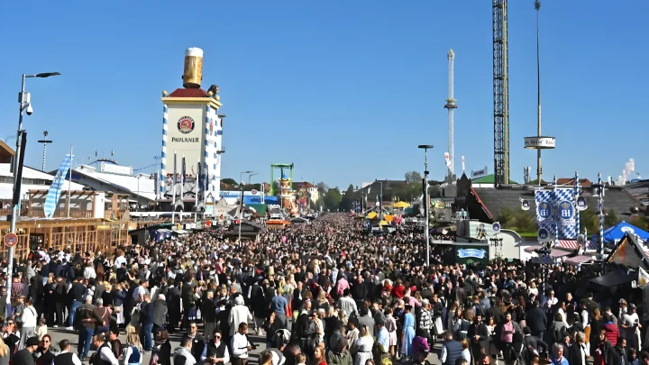 Oktoberfest 2026: Maßpreis klettert auf bis zu 15,90 Euro – Alle Fakten zum Wiesn-Start