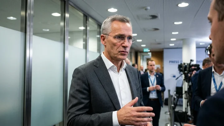 Ralph Brinkhaus spricht vor Abgeordneten im Bundestag