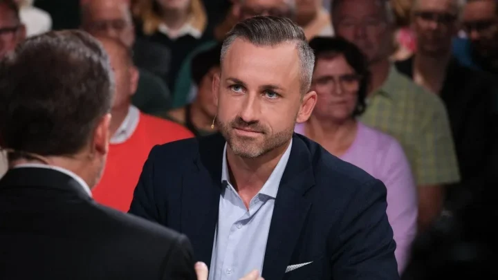 Schlagabtausch im MDR: AfD-Spitzenkandidat Siegmund weicht bei 100-Tage-Programm aus