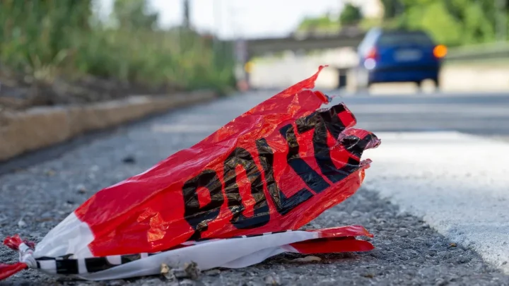 Sturz mit 60 km/h: Drogenfahrt auf E-Scooter endet in Worms im Krankenhaus