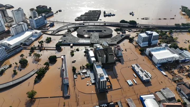 Super-El-Niño bedroht Südamerika: Schwere Unwetter treffen Brasiliens Süden