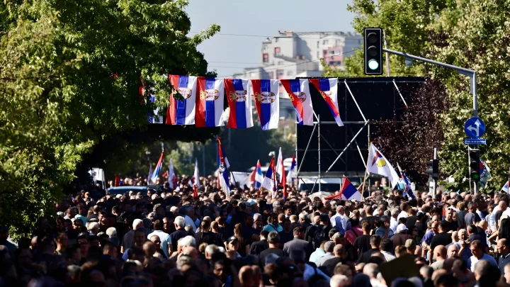 Trauerfeier für Ratko Mladić: EU verurteilt Ehrung des verurteilten Kriegsverbrechers in Belgrad