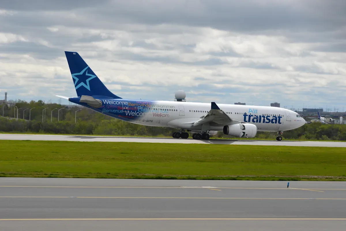 Der A330 mit der Kennung C-GITS 2016 auf dem Flughafen von Toronto. Aufnahme von GE 90-115
