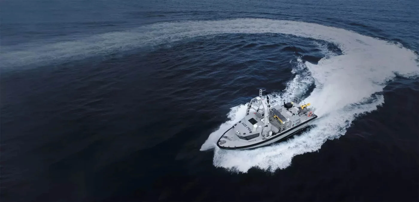 Der „Inspector 125“ ein vielseitiges und seetaugliches unbemanntes Oberflächenfahrzeug (USV), das dazu konzipiert ist, Minen mithilfe einer Reihe von Unterwasserdrohnen aufzuspüren und zu entschärfen und dabei die Sicherheit des Minenräumpersonals zu gewährleisten.