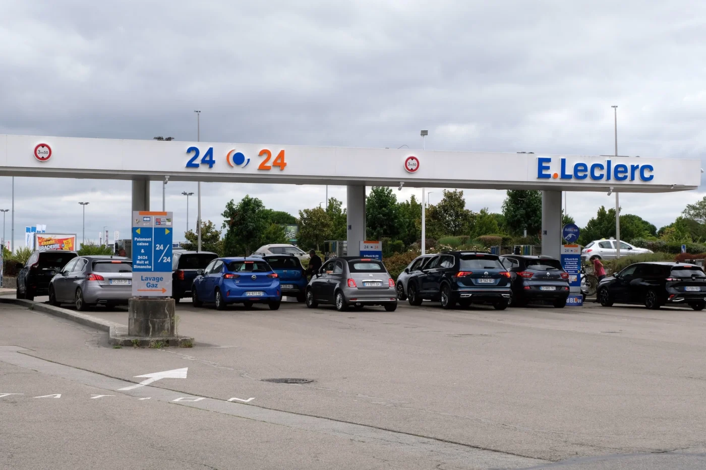 Der Vorfall ereignete sich an einer Tankstelle der französischen Supermarkt-Kette E-Leclerc. (Symbolbild)