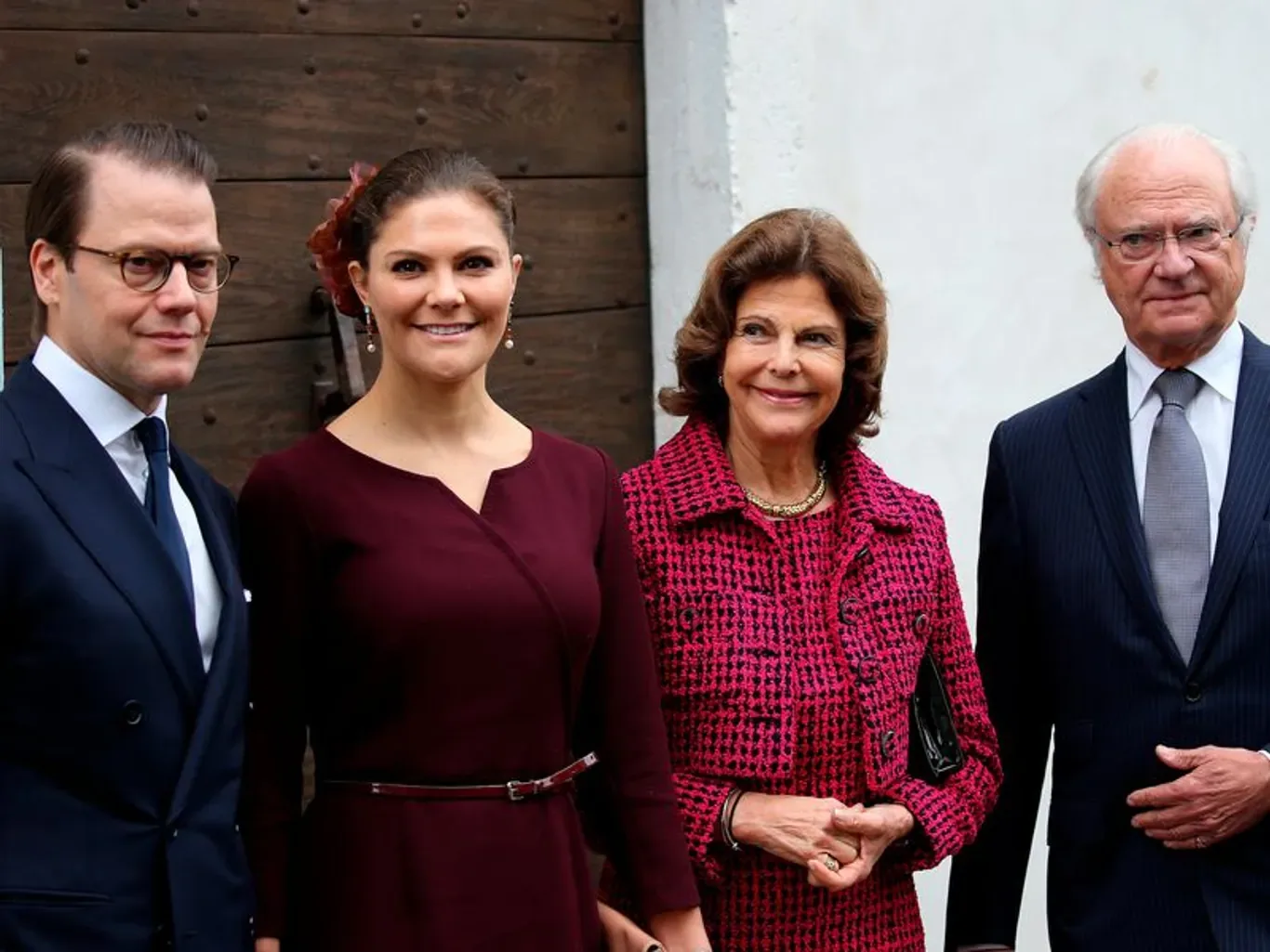 Die schwedischen Royals: Prinz Daniel, Kronprinzessin Victoria, Königin Silvia und König Carl XVI. Gustaf kommen zu Haralds Beerdigung.