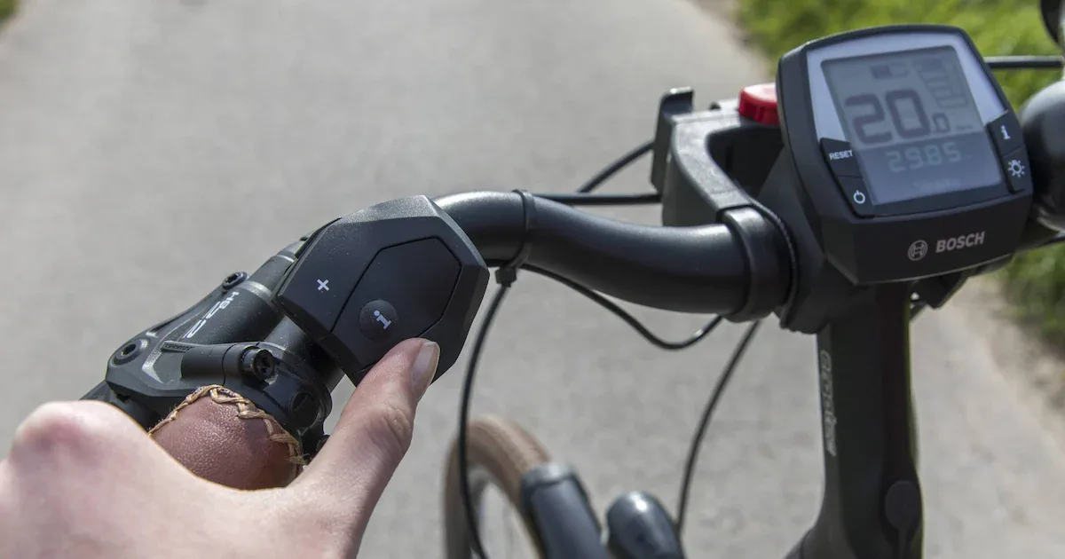 E-Bike schieben ohne Kraft: So funktioniert die 6-km/h-Schiebehilfe bei Bosch und Shimano