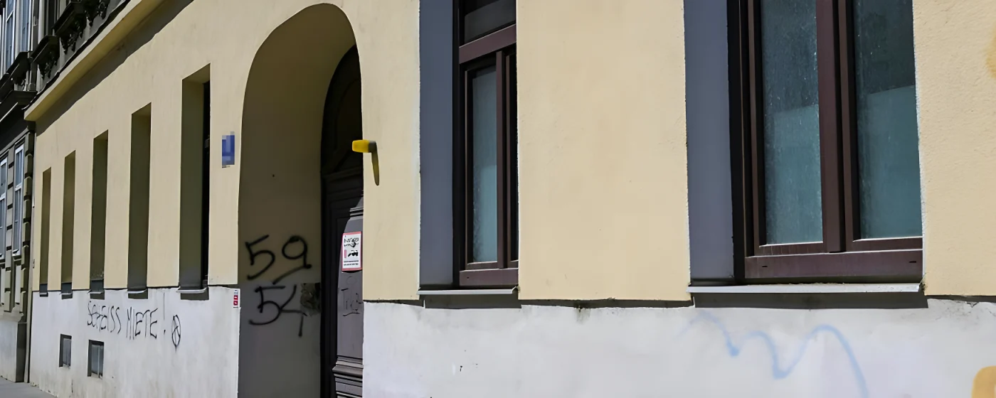 Ein Haus in Rudolfsheim-Fünfhaus in dem ein Mann tot gefunden wurde