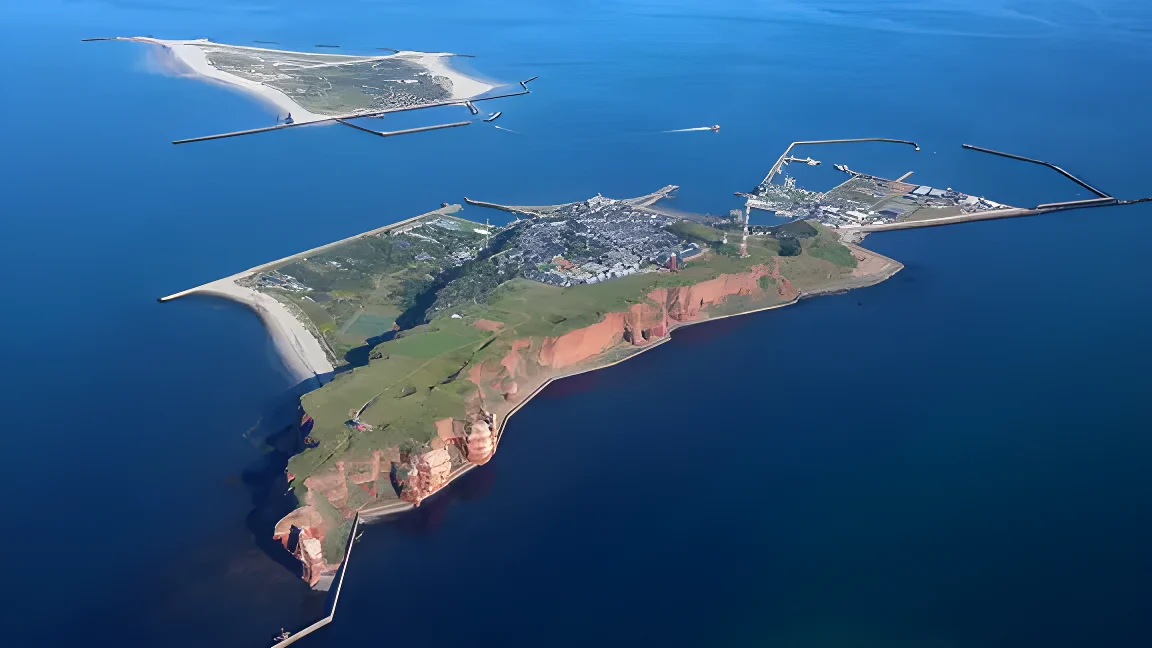 Ein Luftbild der Insel Helgoland.