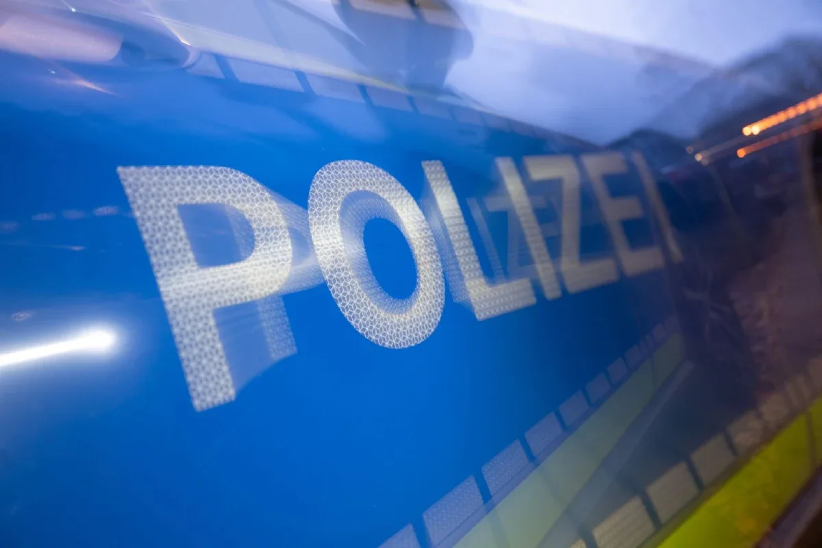 Ein schwerer Unfall ereignete sich auf der A1 bei Brinkum. (Symbolbild)
