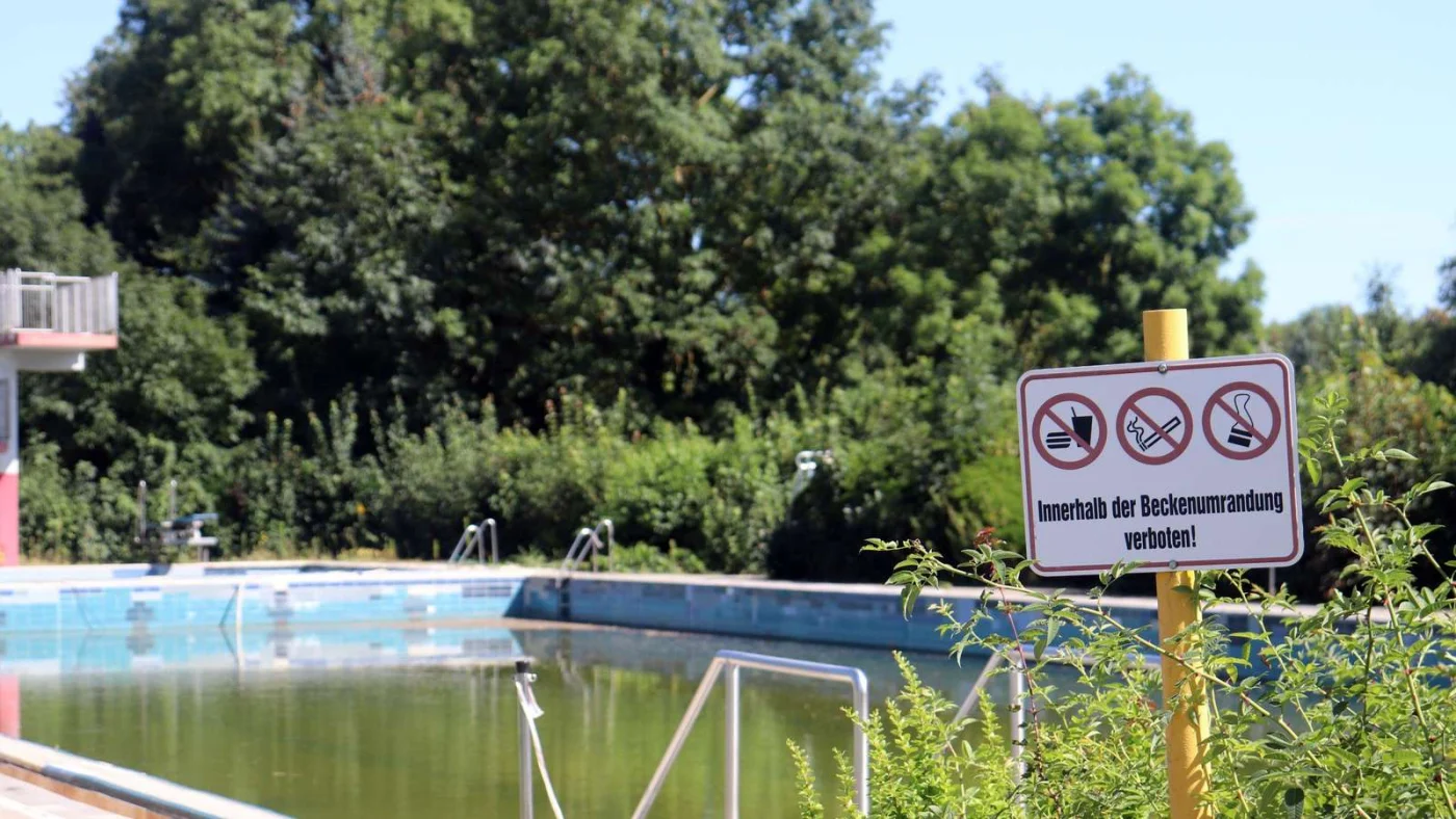 Ein trister Anblick: Im Freibad Brome wird in diesem Sommer nicht gebadet und gespielt.