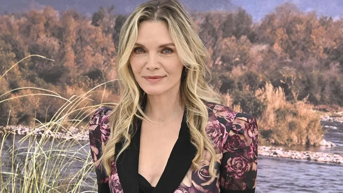 Erster Job mit 13 Jahren: Michelle Pfeiffer über frühere Geldnot und 32 Jahre Ehe ohne TV-Projekte