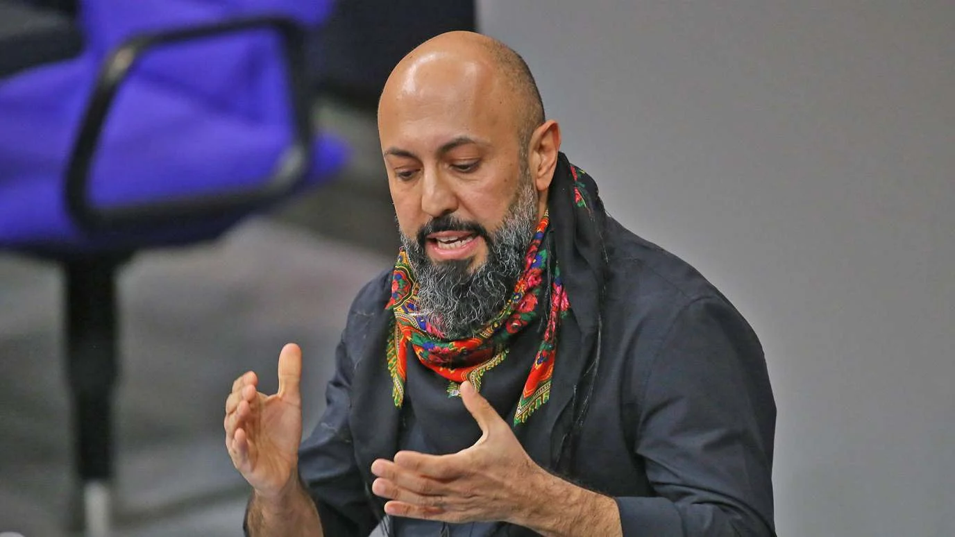 Ferat Koçak, Linke, spricht im März 2026 bei der 67. Sitzung im Bundestag. (Quelle: Picture Alliance/dts Nachrichtenagentur)