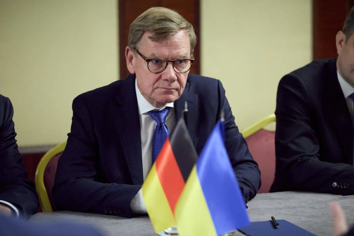Fordert Gegenleistungen aus Kiew: Außenminister Johann Wadephul (CDU)