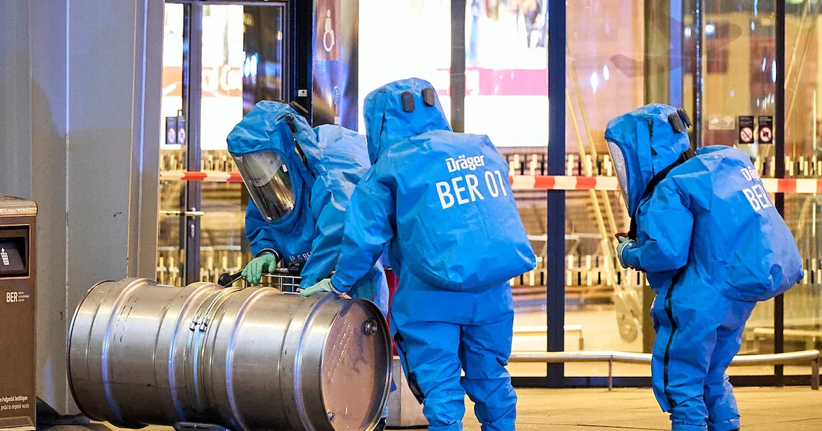 Gefahrgut-Alarm am BER: Bundespolizei räumt Terminal 1 nach Drohung einer Frau um 17:45 Uhr