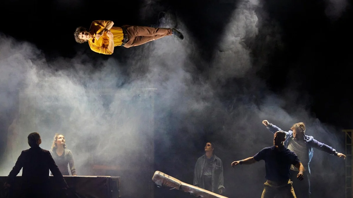 Kintsugi by Machine de Cirque_Chamaeleon Berlin_Photo Andy Phillipson_13.jpg