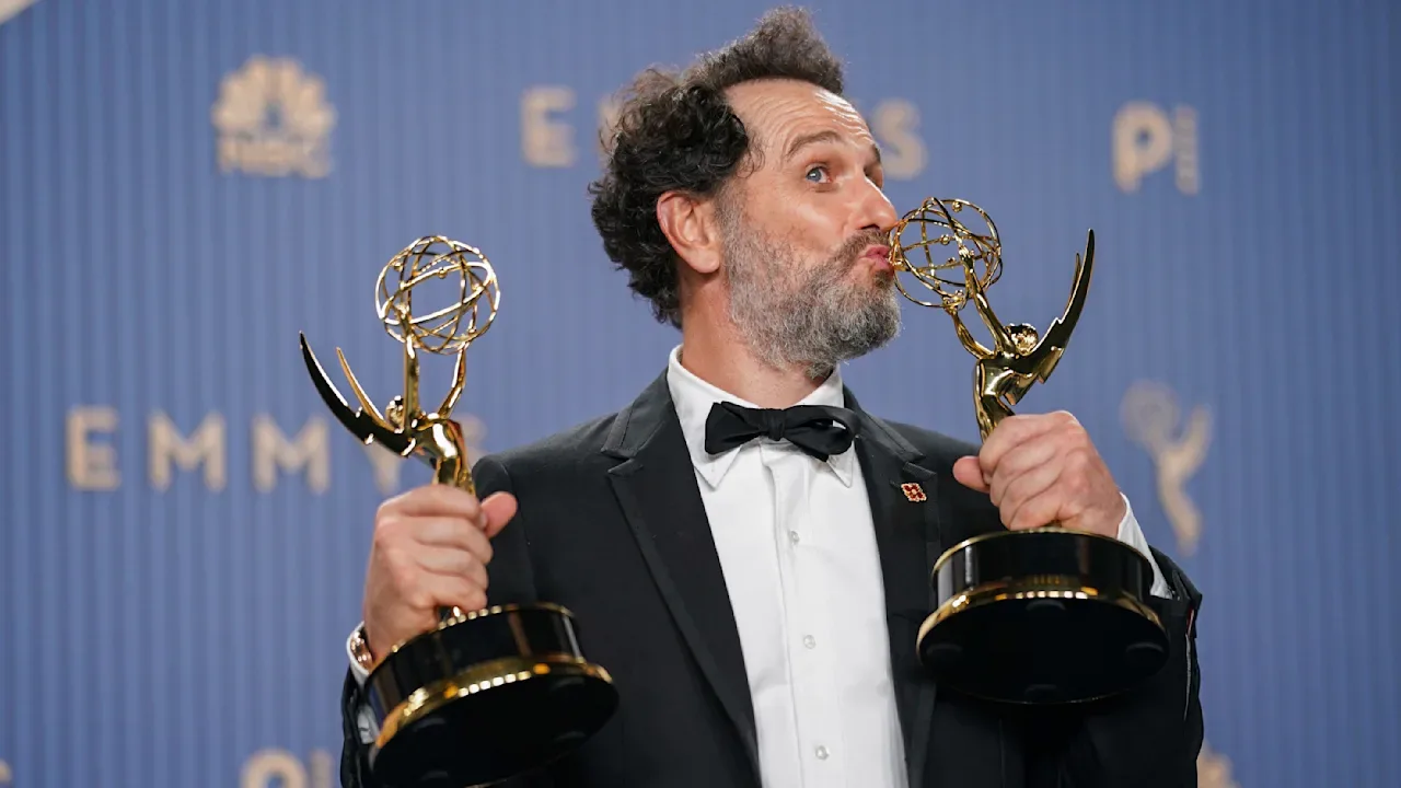Matthew Rhys räumte als bester Hauptdarsteller einer Comedyserie und bester Hauptdarsteller eines TV-Films ab