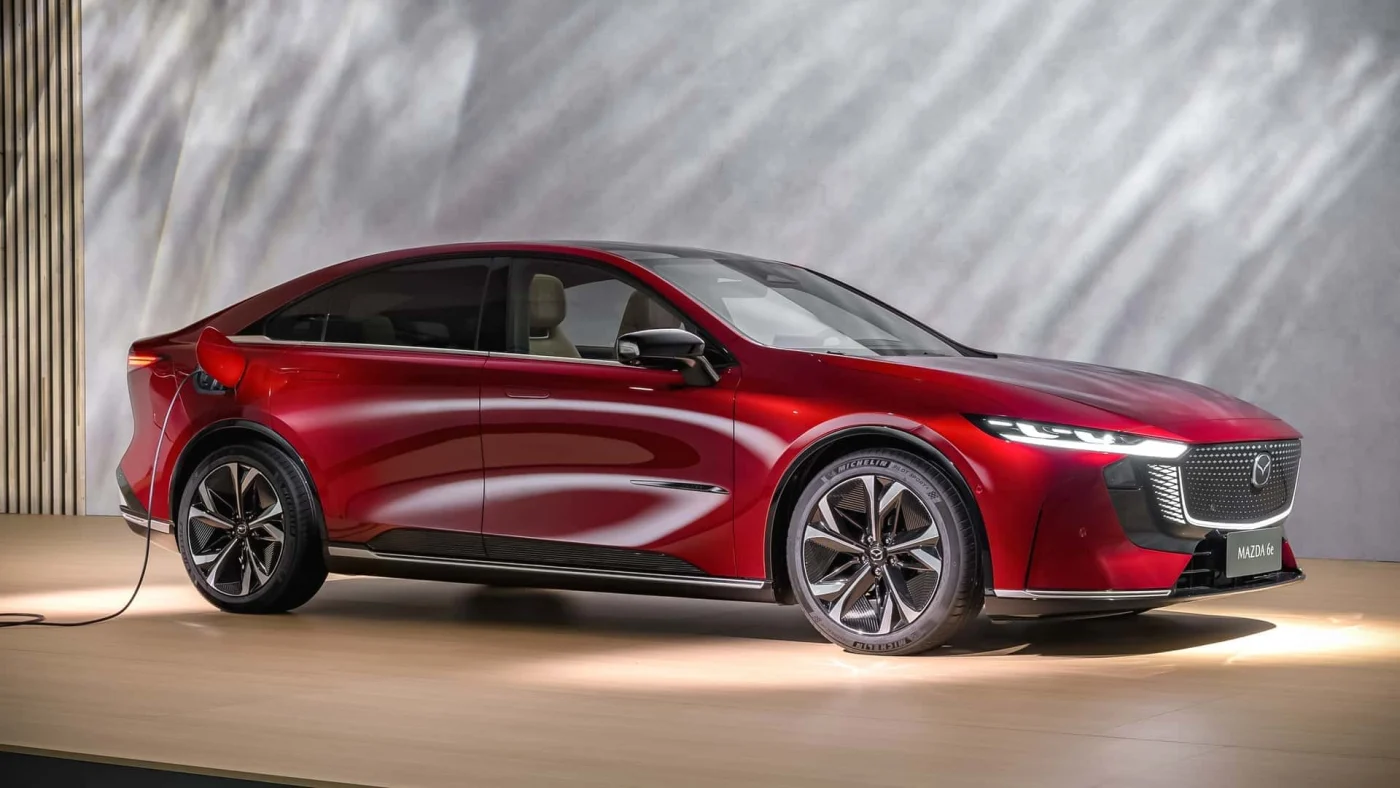 Mazda 6e (2027): Neuer 78-kWh-Akku, 200 kW Ladeleistung und 560 km Reichweite