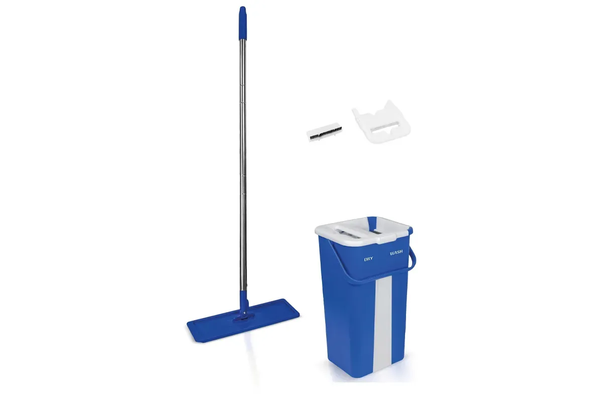 Mediashop Livington Touchless Mop mit Zubehör auf weißem Grund