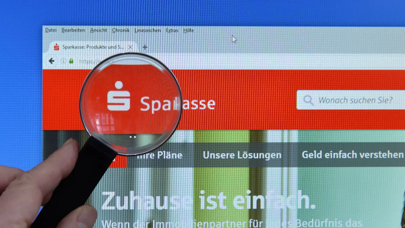 Nach dem Datenklau versuchen Betrüger teils telefonisch, Überweisungen und fremde Geräte freigeben zu lassen. (Symbolfoto)