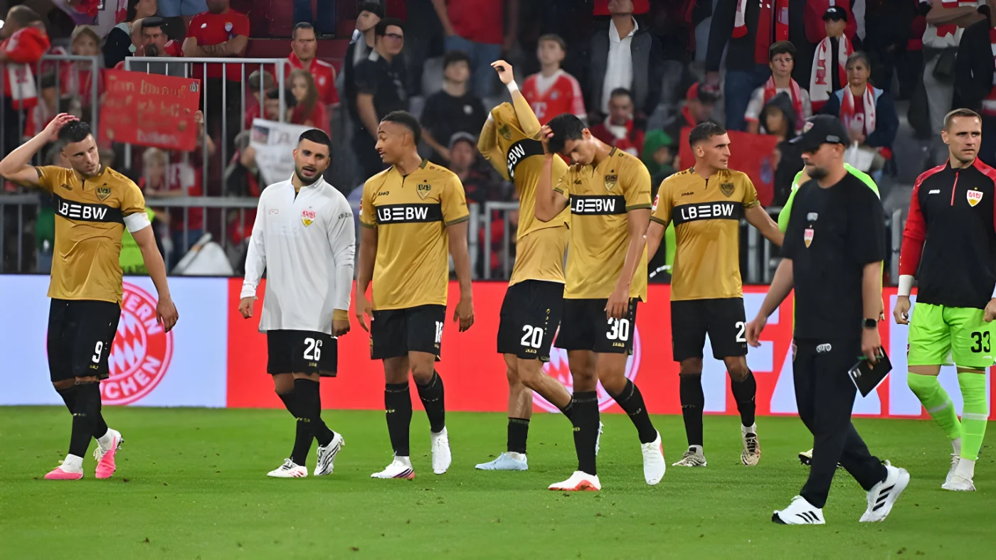 Nach der 1:5-Niederlage beim FC Bayern München schlichen die Spieler des VfB Stuttgart mit hängenden Köpfen vom Platz.