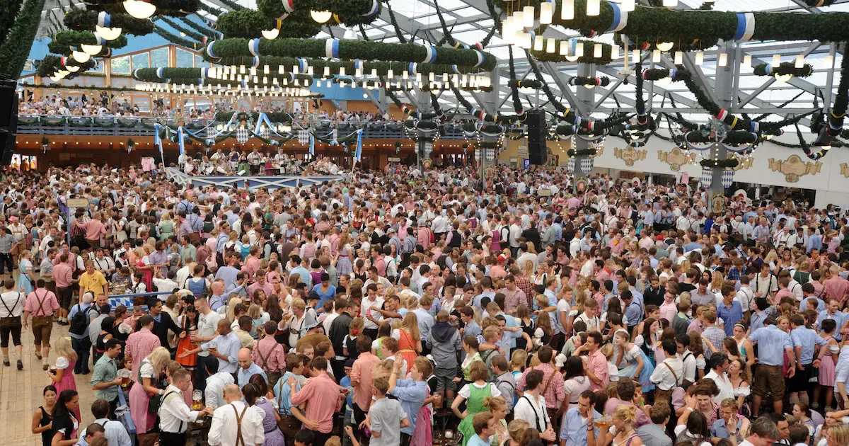 Oktoberfest 2026: Wiesn-Barometer warnt vor Zelt-Sperren zwischen 16 und 18 Uhr