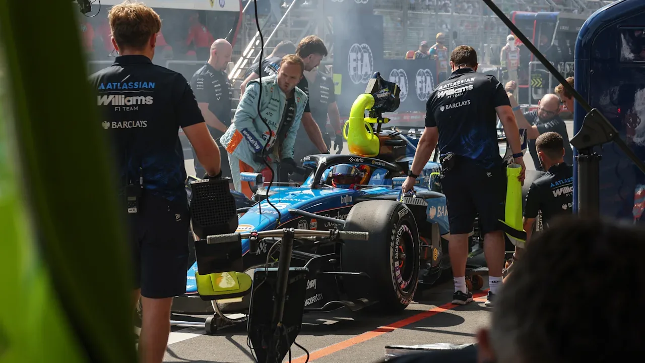 Rauch aus dem Wiliams von Carlos Sainz (32)