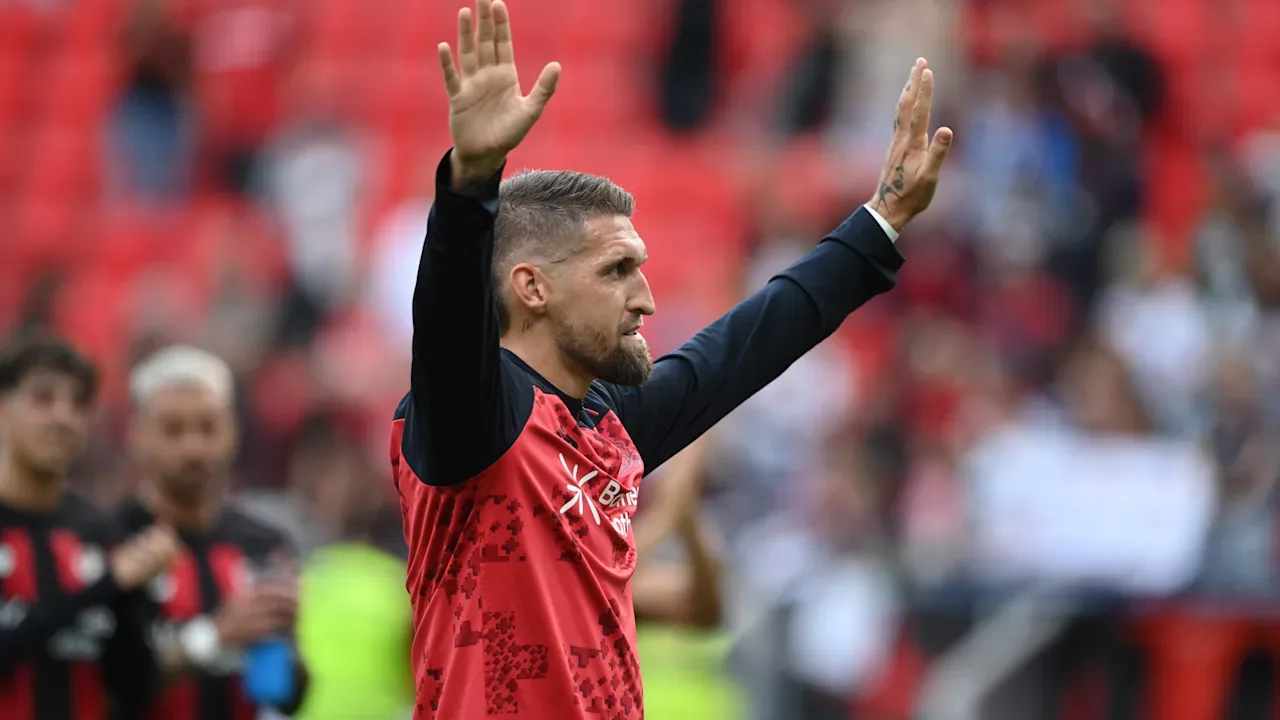 Robert Andrich wurde nach dem Abpfiff gegen Union von den Leverkusener Fans gefeiert