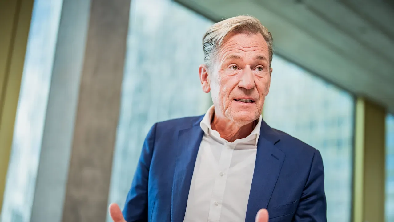 Springer-Chef Mathias Döpfner (63) rechnet mit Brandmauer-Rhetorik und Medien ab