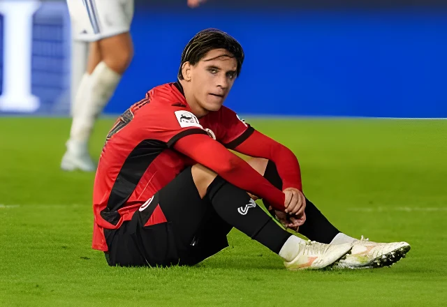 Tabellenvorletzter! Der SV Wehen Wiesbaden liegt am Boden - hier Mittelfeldspieler Max Brandt.