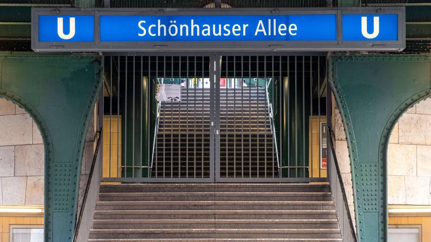 Tödlicher Unfall am U-Bahnhof Schönhauser Allee: 35-Jährige von U2 erfasst