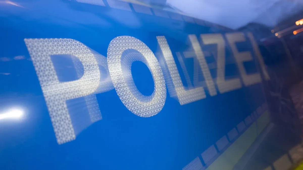 Tödlicher Unfall auf der A1 bei Brinkum: Autofahrer prallt ungebremst in Stauende