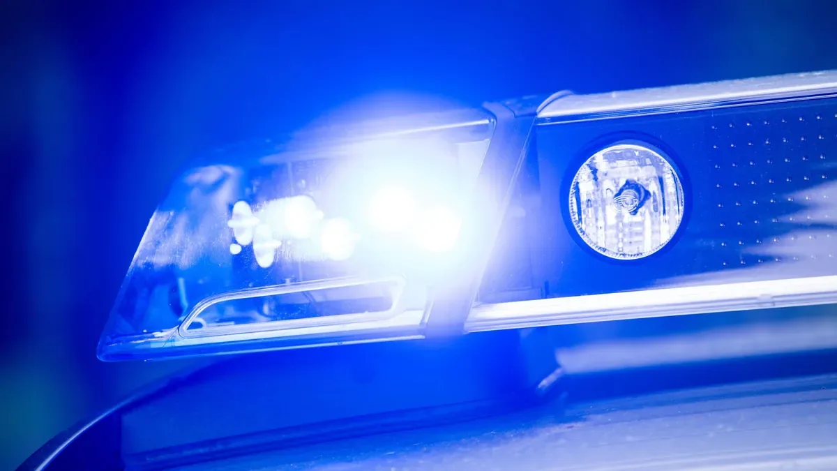 Toter im Neckar entdeckt: Polizei Heilbronn sucht Identität eines 1,81 Meter großen Mannes