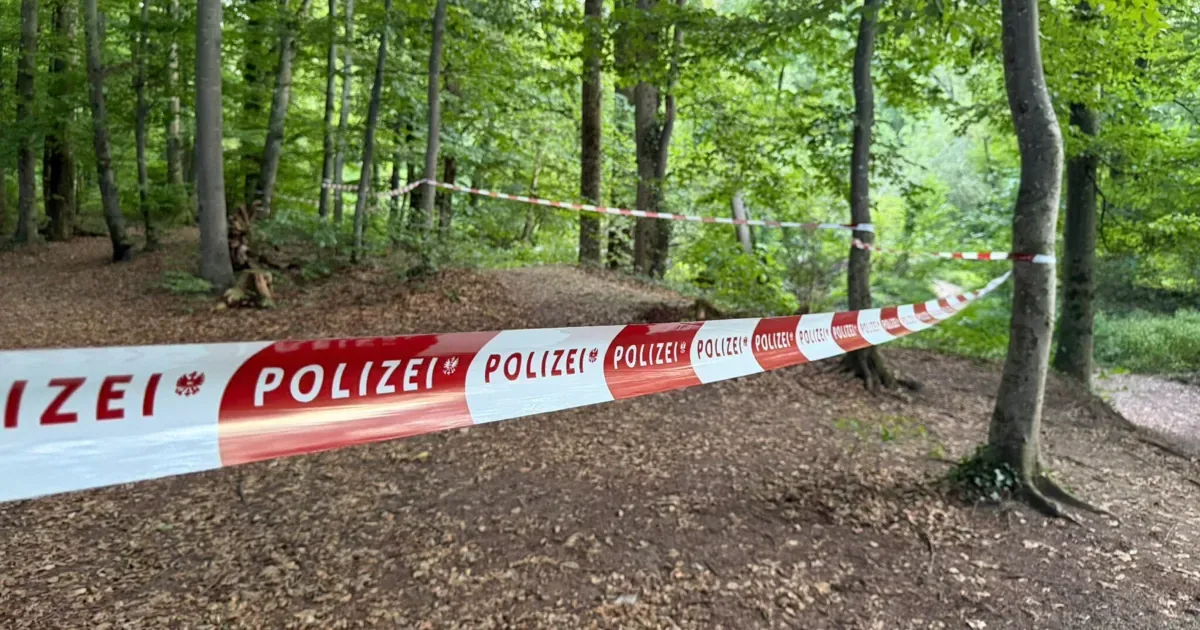 Vöcklabruck: Spielende Kinder finden erstochene 53-Jährige am Flussufer der Ager