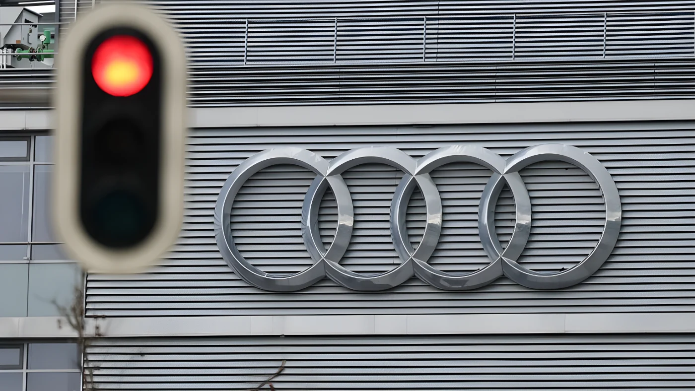 VW-Chef Blume hat sich am Dientag zum geplanten Stellenabbau bei VW und Audi geäußert. (Symbolbild)